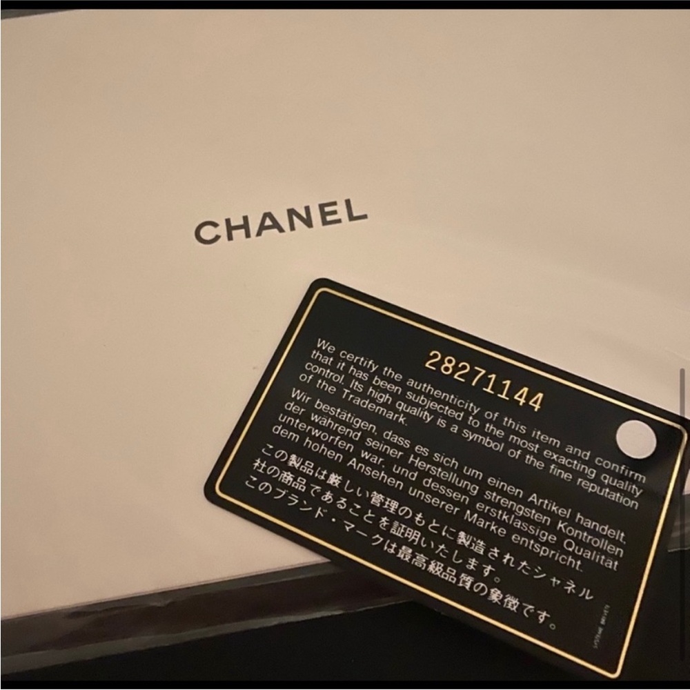 Chanel Boy Bag Black Quilted - Picture 5 of 7